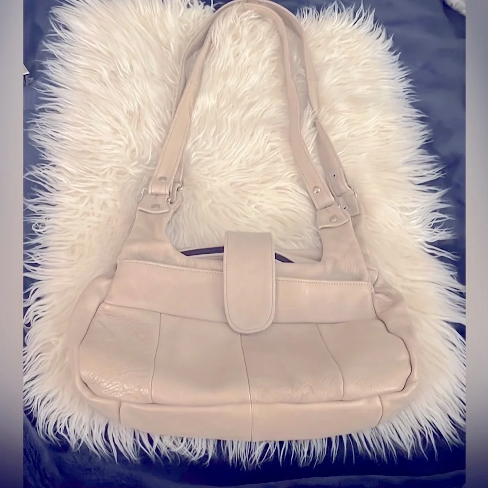 Cream Vintage Leather Hobo Bag. Medium Size Rare Vintage